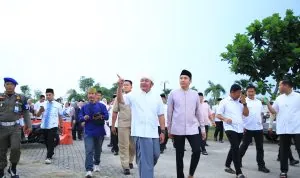 Gubernur Sumsel Herman Deru bersama rombongan saat agenda Safari Ramadan di Ogan Ilir