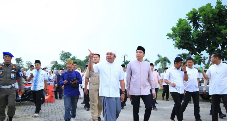 Gubernur Sumsel Herman Deru bersama rombongan saat agenda Safari Ramadan di Ogan Ilir