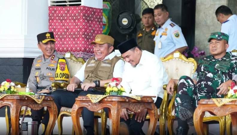 Ketua Dewan Perwakilan Rakyat Daerah (DPRD) Provinsi Sumatra Selatan (Sumsel), Andie Dinialdie, menghadiri Apel Gelar Pasukan dalam rangka kesiapan pelaksanaan Operasi Ketupat Musi tahun 2026 yang digelar di Griya Agung, Palembang, hari Kamis, tanggal 12 Maret 2026.