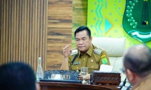 Bupati Toha saat memimpin langsung Rakor bersama Forkopimda.