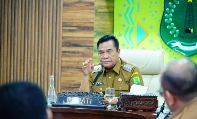 Bupati Toha saat memimpin langsung Rakor bersama Forkopimda.