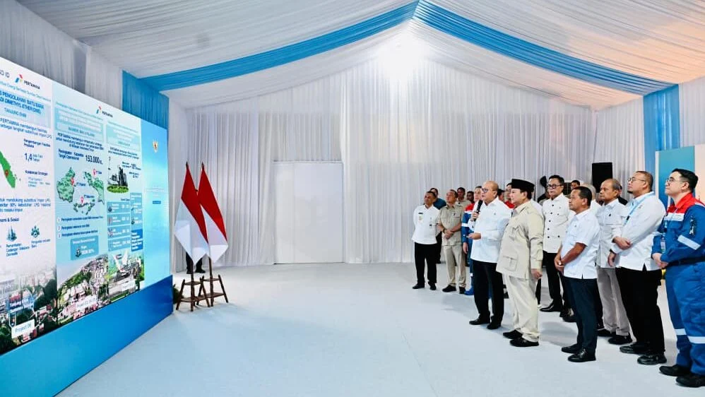 Presiden Prabowo Subianto melakukan groundbreaking proyek hilirisasi nasional tahap II di Refinery Unit IV Cilacap, Jawa Tengah, pada Rabu, 29 April 2026. Foto: BPMI Setpres.