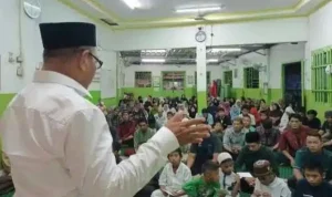 Puluhan anak yatim berkumpul dalam sebuah kegiatan santunan dan buka puasa bersama yang digelar anggota DPRD Sumsel, M. Toha.