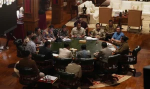 Prabowo Kumpulkan Elit di Hambalang.