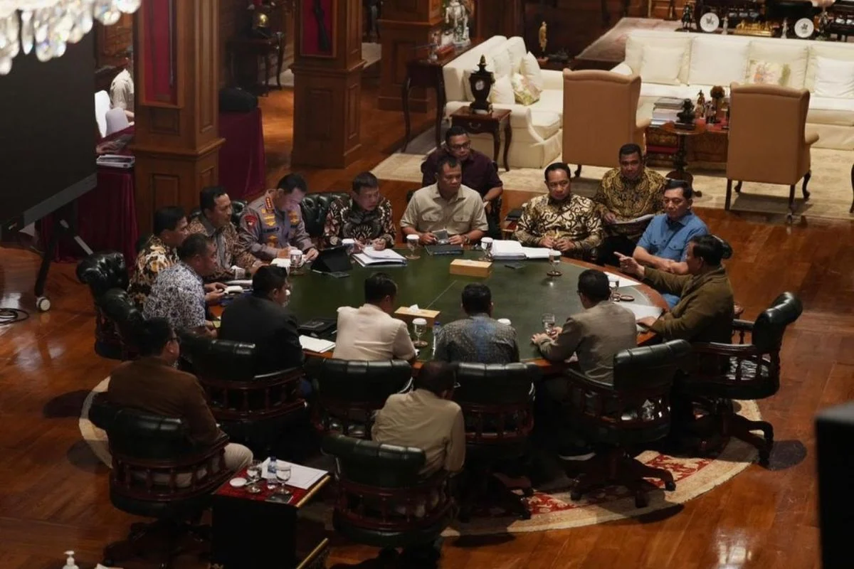 Prabowo Kumpulkan Elit di Hambalang.