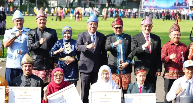 Wakil Gubernur Sumatera Selatan, H. Cik Ujang, memimpin upacara bendera dalam rangka peringatan Hari Pendidikan Nasional (Hardiknas) 2026. Wakil Gubernur Sumatera Selatan, H. Cik Ujang, memimpin upacara bendera dalam rangka peringatan Hari Pendidikan Nasional (Hardiknas) 2026.