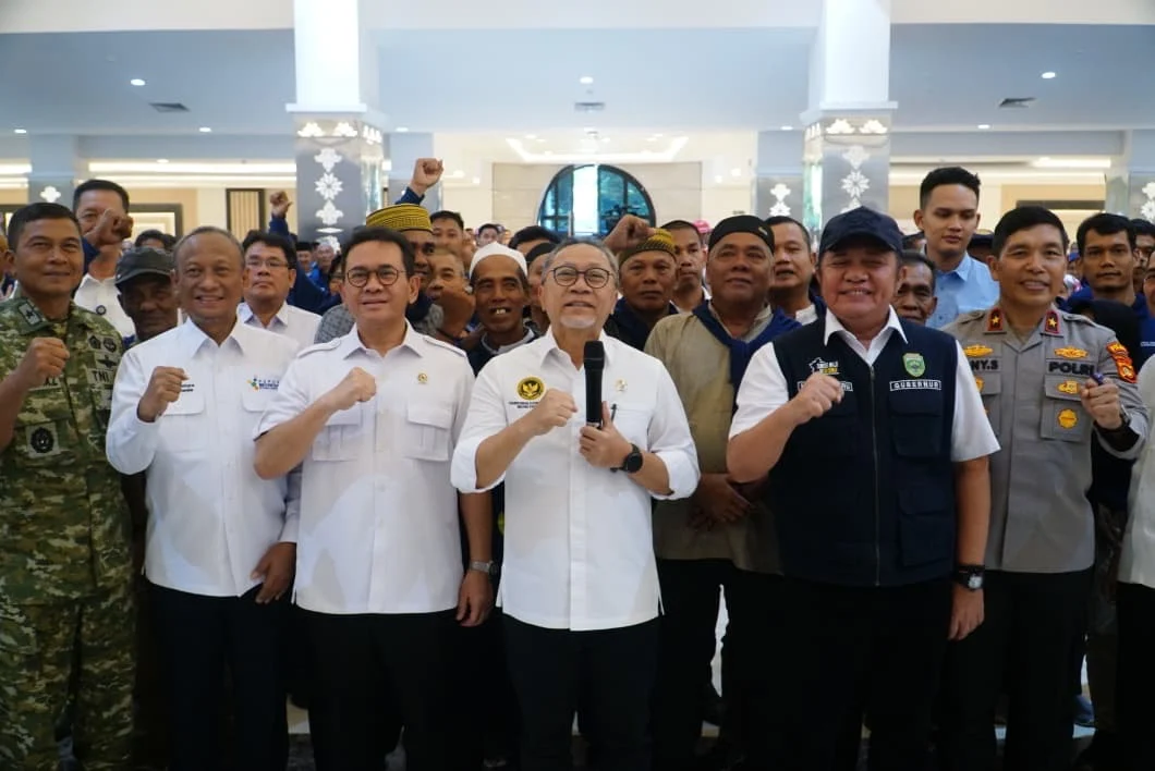 Menteri Koordinator Bidang Pangan RI, Zulkifli Hasan, memberikan apresiasi tinggi kepada Gubernur Sumatera Selatan, Herman Deru, atas kontribusi besar daerah tersebut dalam mendorong swasembada pangan nasional.