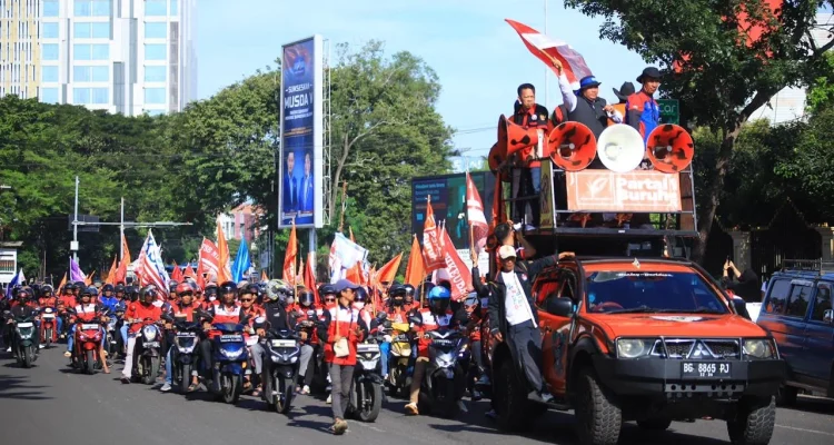 Ribuan Massa Aksi Buruh menuju Kantor DPRD Prov. Sumsel dalam gelaran aksi May Day 2026. Ribuan Massa Aksi Buruh menuju Kantor DPRD Prov. Sumsel dalam gelaran aksi May Day 2026.