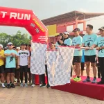 Suasana ratusan pelari Bhayangkara Fun Run 2026 saat start di Stable Berkuda Sekayu.