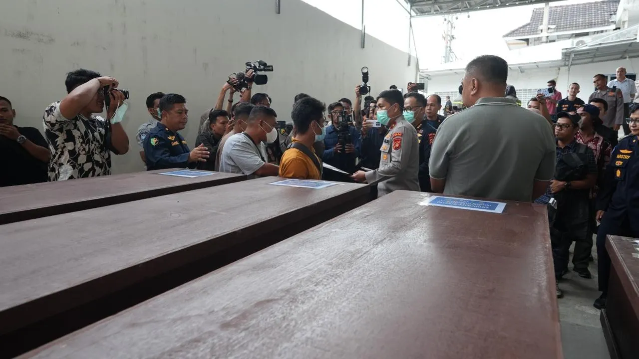 Rilis resmi daftar korban kecelakaan bus ALS di Muratara oleh Tim DVI Polda Sumsel.