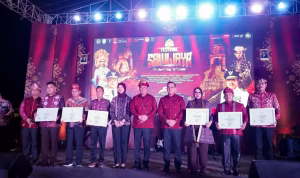 Ketua TP PKK Muba Hj Patimah Toha saat menghadiri pembukaan Festival Sriwijaya XXXIV Tahun 2026 di Palembang.