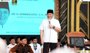 gubernur-sumsel-herman-deru-ponpes-al-istiqomah-oku-timur Gubernur Sumatera Selatan H. Herman Deru saat menghadiri Pengajian Akbar di Buay Madang Timur, OKU Timur.