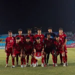 Pemain Timnas U17 Indonesia tertunduk lesu usai kalah dari Jepang di Piala Asia U17 2026.