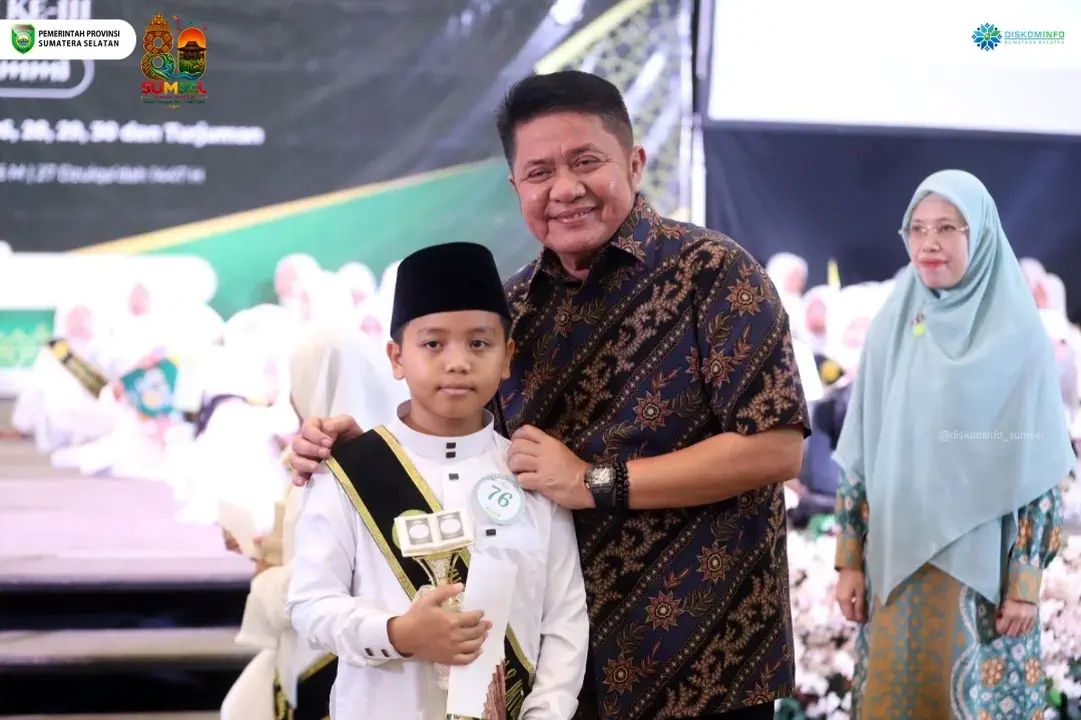 imtihan-khotmul-quran-metode-ummi-palembang-herman-deru Gubernur Sumsel Herman Deru saat menghadiri Khotmul Quran dan Imtihan Akbar Angkatan III Metode Ummi Palembang di Golden Sriwijaya.