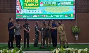kartu-siap-kerja-papua-disnaker-2026 Kepala Bidang Pelatihan Disnaker Papua saat menjelaskan program Kartu Siap Kerja di Job Fair Jayapura.