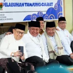 Duet HDCU saat menghadiri acara Sumatera Selatan Bermunajat Milad ke-80 Provinsi Sumatera Selatan di Ponpes Aulia Cendekia.