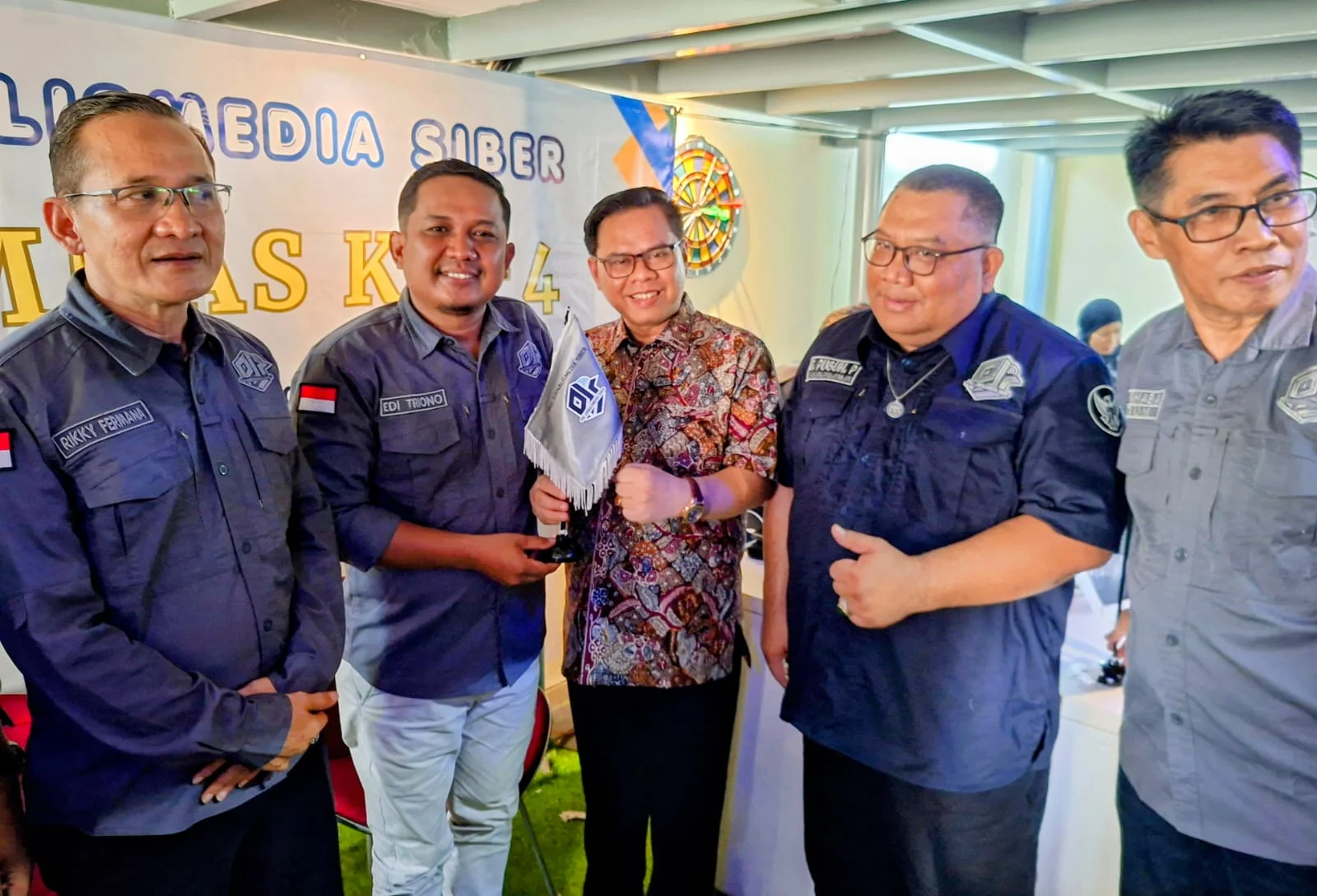 pjs-sumsel-anggota-terbanyak-nasional-2026 Foto pengurus PJS Sumsel merayakan HUT ke-4 dan prestasi anggota terbanyak.