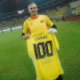 Sonny Stevens saat beraksi mengawal gawang Dewa United di BRI Super League.