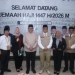 Sekretaris Daerah Sumatera Selatan, Edward Candra, bersama Menteri Haji dan Umrah RI, Moch Irfan Yusuf, meninjau langsung kesiapan jamaah haji Kloter PLM 10 yang mulai memasuki Asrama Haji Palembang. Sekretaris Daerah Sumatera Selatan, Edward Candra, bersama Menteri Haji dan Umrah RI, Moch Irfan Yusuf, meninjau langsung kesiapan jamaah haji Kloter PLM 10 yang mulai memasuki Asrama Haji Palembang.