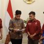 Wakil Presiden RI Gibran Rakabuming Raka berdialog dengan perwakilan mahasiswa yang menggelar aksi di kawasan Monas, Jakarta Pusat. Dalam pertemuan tersebut, mahasiswa menyampaikan sejumlah aspirasi dan masukan terkait kebijakan pemerintah.