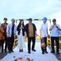 Gubernur Sumatera Selatan Herman Deru didampingi Bupati OKI Muchendi Mahzareki meresmikan empat jembatan yang dibangun melalui Bantuan Keuangan Bersifat Khusus (BKBK) Pemprov Sumsel di Desa Ulak Jermun, Kabupaten OKI, Minggu (14/6/2026).