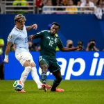 Pertandingan sengit antara pemain Arab Saudi vs Uruguay di fase grup Piala Dunia 2026.