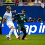 Pertandingan sengit antara pemain Arab Saudi vs Uruguay di fase grup Piala Dunia 2026.