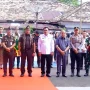 Bupati Muba H M Toha Tohet bersama Kajati Sumsel Dr Ketut Sumedana saat meninjau fasilitas di Kantor Kejari Muba.
