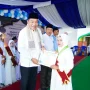 Bupati Muba H M Toha Tohet menghadiri prosesi wisuda santri TPA Nurul Ilmi Babat Toman.