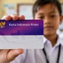 Seorang siswa memperlihatkan Kartu Indonesia Pintar (KIP)