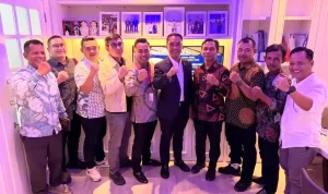 Tokoh masyarakat Banyuasin bersama Pansus Perkebunan DPRD Sumsel merayakan pencabutan HGU PT Melania Indonesia di Banyuasin.