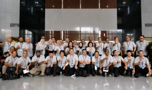 ketua-dprd-sumsel-andie-dinialdie-kpk Ketua DPRD Sumsel Andie Dinialdie bersama para pimpinan daerah peserta PAKU Integritas 2026 saat berfoto bersama di gedung KPK.
