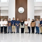 komisi-iii-dprd-sumsel-semen-baturaja Jajaran anggota Komisi III DPRD Sumsel saat berfoto bersama direksi PT Semen Baturaja Tbk membahas optimalisasi pendapatan asli daerah.