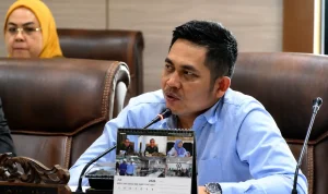 Anggota Pansus Optimalisasi Pendapatan Daerah DPRD Sumsel M Hasan Haikal memimpin jalannya rapat pengawasan pajak BBM industri di ruang Banggar.