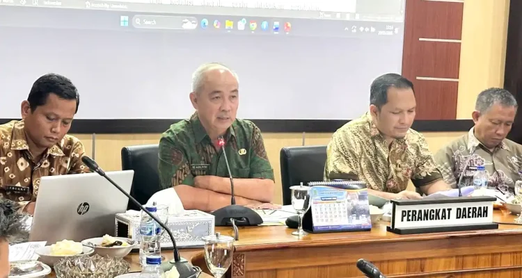 perda-pajak-dan-retribusi-daerah-muba Rapat Bapemperda DPRD Muba bersama jajaran Pemkab Muba membahas revisi aturan pajak daerah.