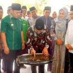 wabup-muba-kyai-abdur-rohman-husen-tabligh-akbar Wabup Muba Kyai Abdur Rohman Husen saat memberikan sambutan di acara Tabligh Akbar bersama Ustazah Mumpuni di Masjid An-Nur Bayung Lencir.
