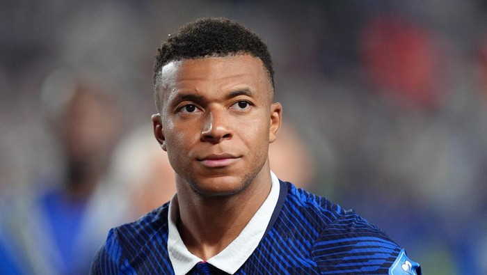 Doc : ylian Mbappe tampak kecewa usai Timnas Perancis kalah 0-2 dari Spanyol pada laga semifinal Piala Dunia 2026 di Arlington, Texas, Rabu (15/7/2026) dini hari WIB. Kekalahan tersebut membuat Les Bleus gagal melaju ke final, sementara Spanyol memastikan tiket ke partai puncak. Doc : ylian Mbappe tampak kecewa usai Timnas Perancis kalah 0-2 dari Spanyol pada laga semifinal Piala Dunia 2026 di Arlington, Texas, Rabu (15/7/2026) dini hari WIB. Kekalahan tersebut membuat Les Bleus gagal melaju ke final, sementara Spanyol memastikan tiket ke partai puncak.
