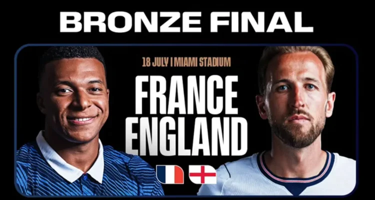 prancis-vs-inggris-perebutan-juara-3-piala-dunia-2026 Poster resmi promosi pertandingan perebutan peringkat ketiga bertajuk "BRONZE FINAL" dengan latar belakang hitam. Poster ini menampilkan wajah Kylian Mbappe (Prancis) di sebelah kiri mengenakan seragam biru berkerah putih dan Harry Kane (Inggris) di sebelah kanan mengenakan seragam putih berkerah biru gelap dalam posisi saling berhadapan. Di antara keduanya terdapat tulisan "18 JULY | MIAMI STADIUM FRANCE ENGLAND" lengkap dengan bendera kecil kedua negara di bagian bawah.