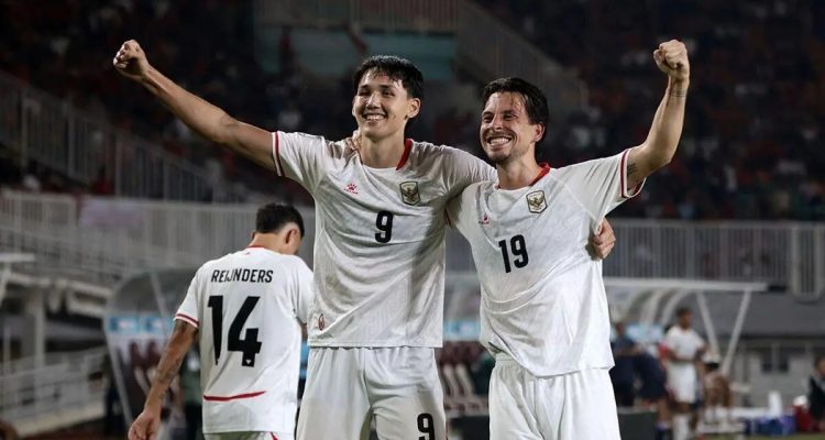 Timnas Indonesia merayakan kemenangan 3-0 atas Timor Leste pada laga Grup A Piala AFF 2026. Tambahan tiga poin membuat Garuda memangkas jarak dengan pemuncak klasemen Singapura dan menjaga peluang besar lolos ke semifinal. Timnas Indonesia merayakan kemenangan 3-0 atas Timor Leste pada laga Grup A Piala AFF 2026. Tambahan tiga poin membuat Garuda memangkas jarak dengan pemuncak klasemen Singapura dan menjaga peluang besar lolos ke semifinal.