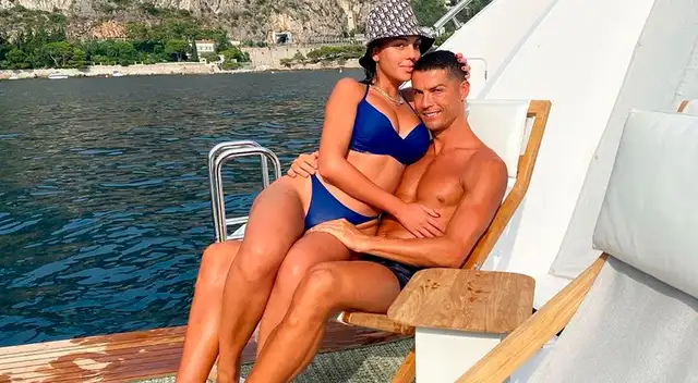 Doc: Momen mesra Cristiano Ronaldo dan Georgina Rodríguez. Pasangan yang telah bersama hampir satu dekade itu kembali menjadi sorotan setelah muncul kabar keduanya akan segera melangsungkan pernikahan di Pulau Madeira, Portugal, meski hingga kini belum ada konfirmasi resmi. Doc: Momen mesra Cristiano Ronaldo dan Georgina Rodríguez. Pasangan yang telah bersama hampir satu dekade itu kembali menjadi sorotan setelah muncul kabar keduanya akan segera melangsungkan pernikahan di Pulau Madeira, Portugal, meski hingga kini belum ada konfirmasi resmi.