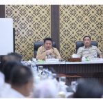 Gubernur Sumatera Selatan Herman Deru bersama Wakil Gubernur Sumsel Cik Ujang memimpin rapat terbatas bersama jajaran direksi dan komisaris BUMD Sumsel di Griya Agung, Palembang, Senin (10/8/2026). Gubernur Sumatera Selatan Herman Deru bersama Wakil Gubernur Sumsel Cik Ujang memimpin rapat terbatas bersama jajaran direksi dan komisaris BUMD Sumsel di Griya Agung, Palembang, Senin (10/8/2026).