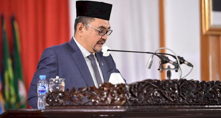 Wakil Ketua Komisi V DPRD Sumatera Selatan, H. David Hardianto Aljufri, menyampaikan keterangan terkait kesiapsiagaan menghadapi musim kemarau dan ancaman kebakaran hutan dan lahan (karhutla). Komisi V meminta BPBD Sumsel segera memetakan wilayah rawan kebakaran serta memperkuat langkah deteksi dini guna mencegah meluasnya titik api. Wakil Ketua Komisi V DPRD Sumatera Selatan, H. David Hardianto Aljufri, menyampaikan keterangan terkait kesiapsiagaan menghadapi musim kemarau dan ancaman kebakaran hutan dan lahan (karhutla). Komisi V meminta BPBD Sumsel segera memetakan wilayah rawan kebakaran serta memperkuat langkah deteksi dini guna mencegah meluasnya titik api.