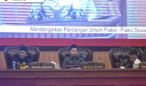 Wakil Bupati Musi Rawas, H. Suprayitno, menghadiri Rapat Paripurna DPRD Kabupaten Musi Rawas dengan agenda penyampaian pandangan umum fraksi-fraksi terhadap Raperda Pertanggungjawaban Pelaksanaan APBD Tahun Anggaran 2025, di Ruang Rapat Paripurna DPRD Mura, Selasa (7/7/2026) Wakil Bupati Musi Rawas, H. Suprayitno, menghadiri Rapat Paripurna DPRD Kabupaten Musi Rawas dengan agenda penyampaian pandangan umum fraksi-fraksi terhadap Raperda Pertanggungjawaban Pelaksanaan APBD Tahun Anggaran 2025, di Ruang Rapat Paripurna DPRD Mura, Selasa (7/7/2026)